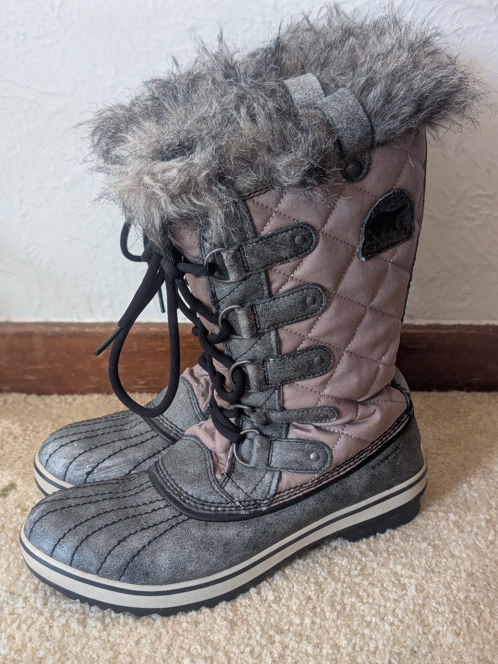 Sorel Tofino Mid Calf Women's Gray and Mauve Faux-Fur Winter Boots